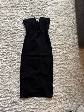 Zara Black Strapless Midi Dress with Sweetheart Neckline
